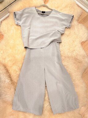 Armani Jeans 2-Piece Knit Set Top 42 Pants 40